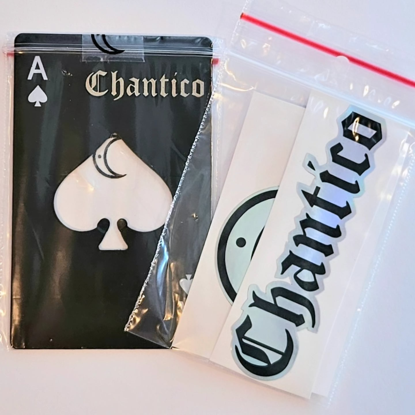 Chantico Essentials Snapback Black/Red